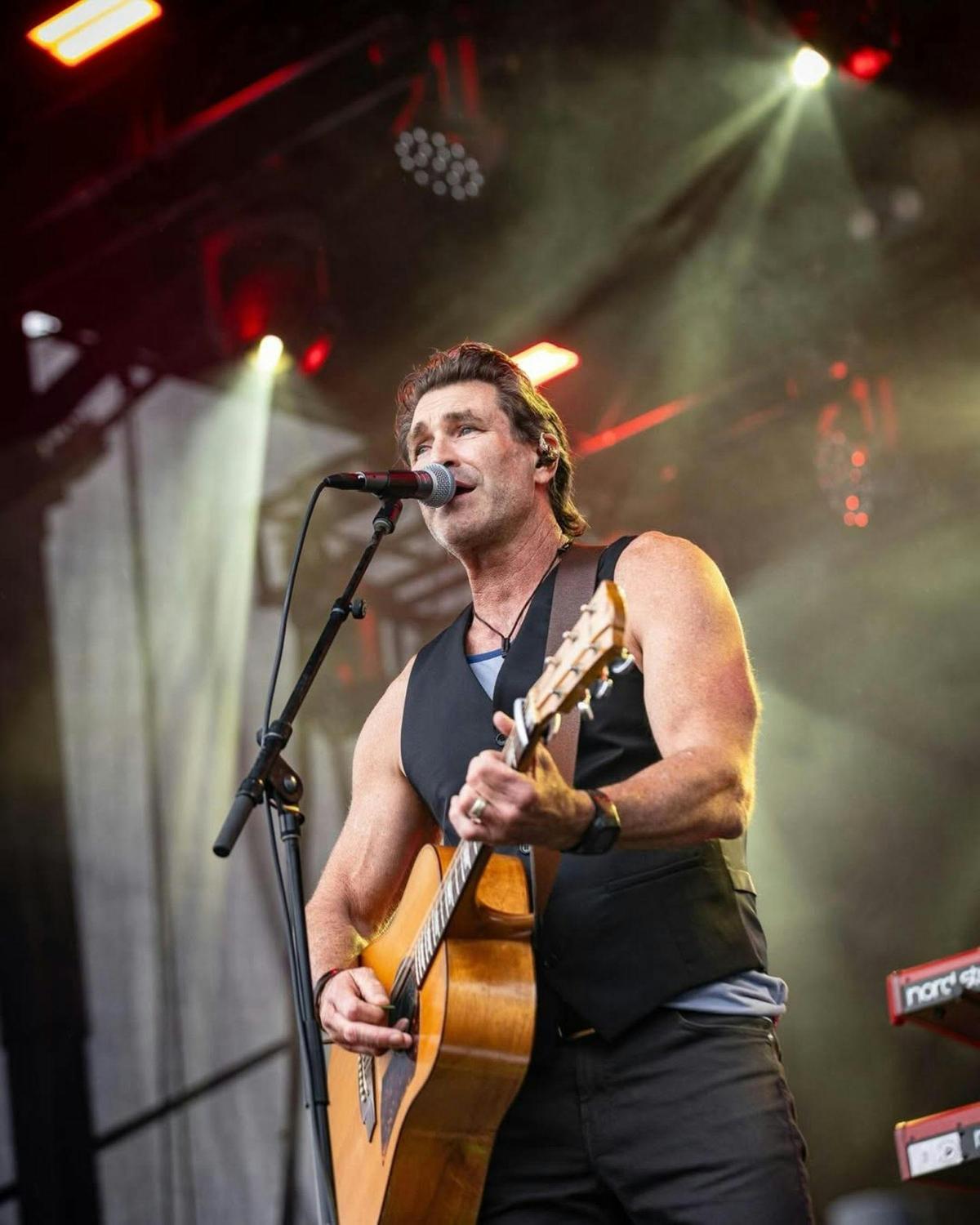Pete Murray Live - Shaws Bay Hotel