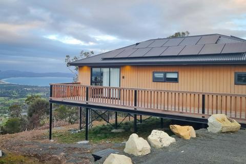 1 Seaviews Possum - Mt Rumney Escapes