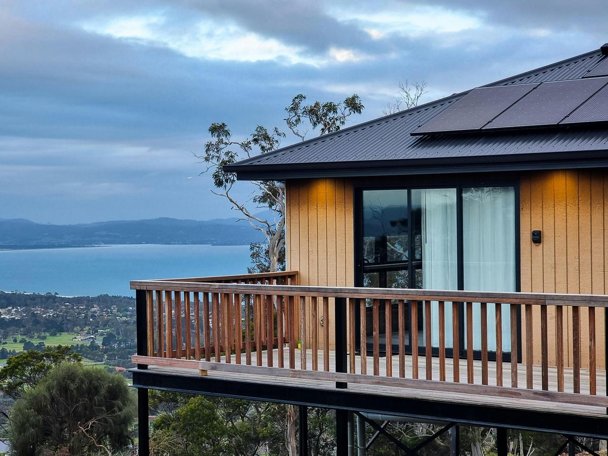 1 Seaviews Possum overlooking the surrounding landscape