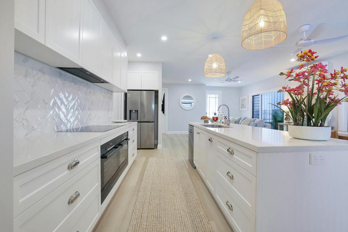 Bargara Holiday Rentals - Bargara - Basalt Beach House