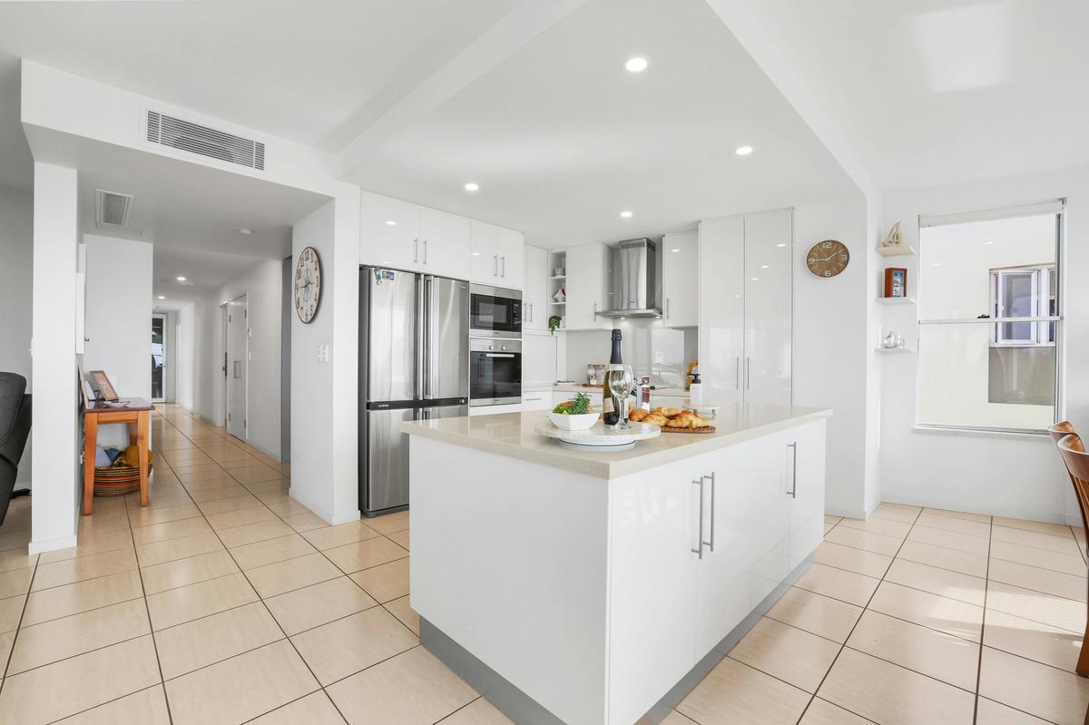Bargara Holiday Rentals - Bargara - Beach House at The View