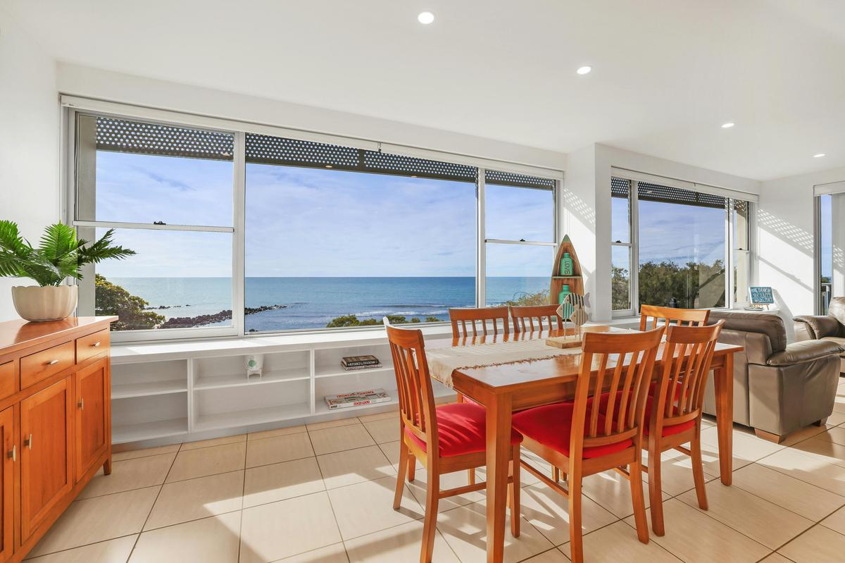Bargara Holiday Rentals - Bargara - Beach House at The View