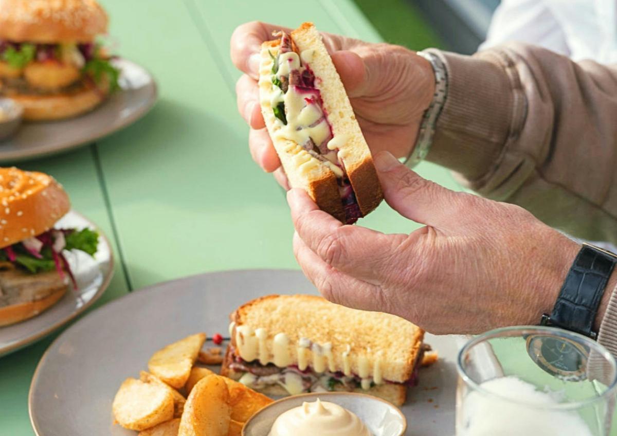 $30 LUNCH SPECIAL The Wharf & Co. Glenelg Sandwich, Burger, Wrap