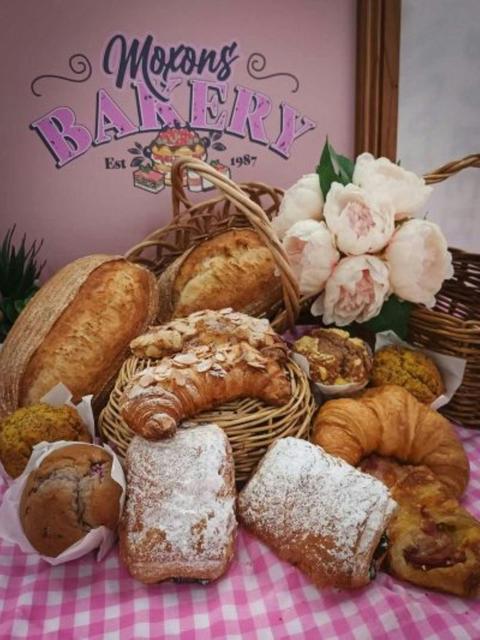 Moxon's Bakery
