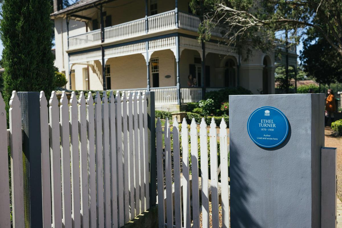 Blue Plaque at Woodlands