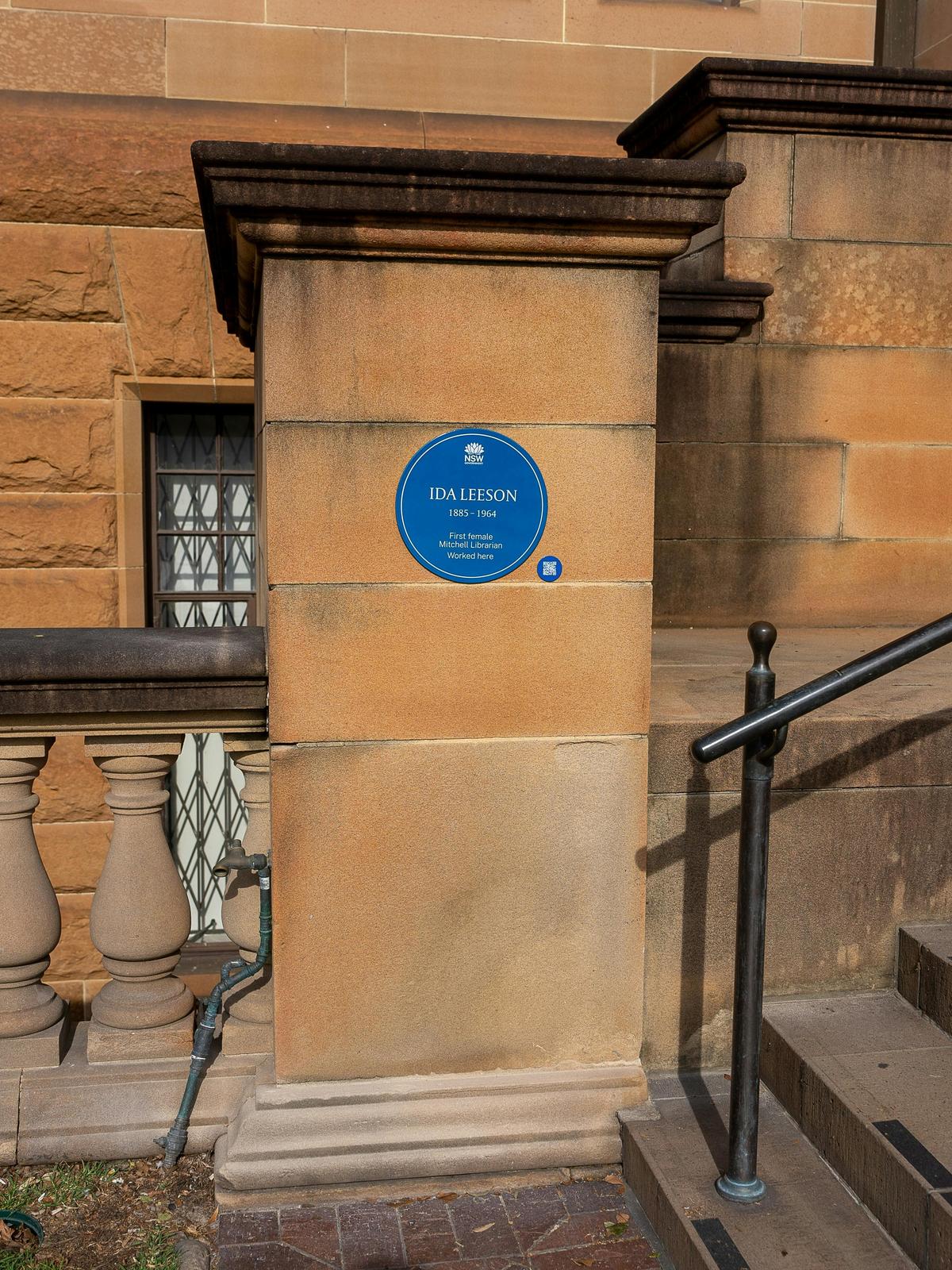 Blue Plaque on Mitchell Library Building