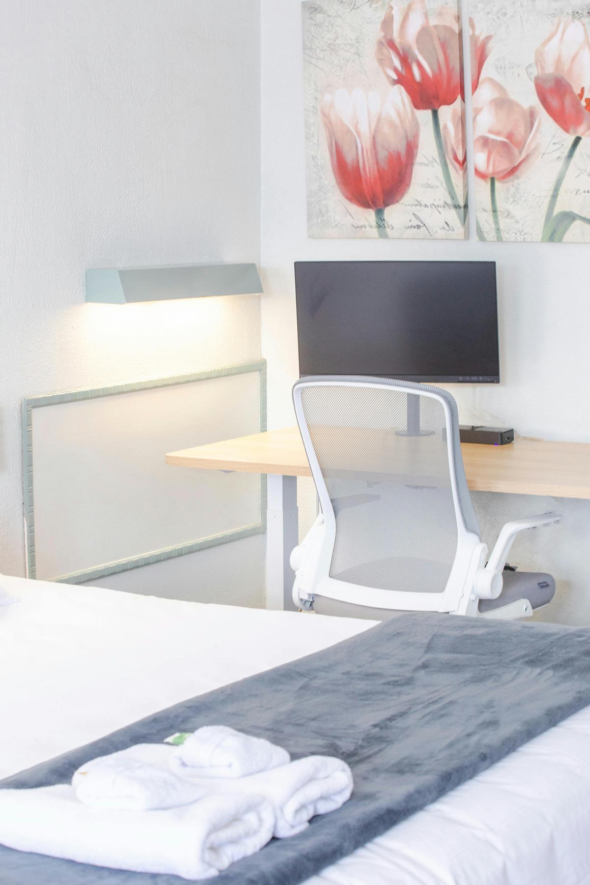Business King Room