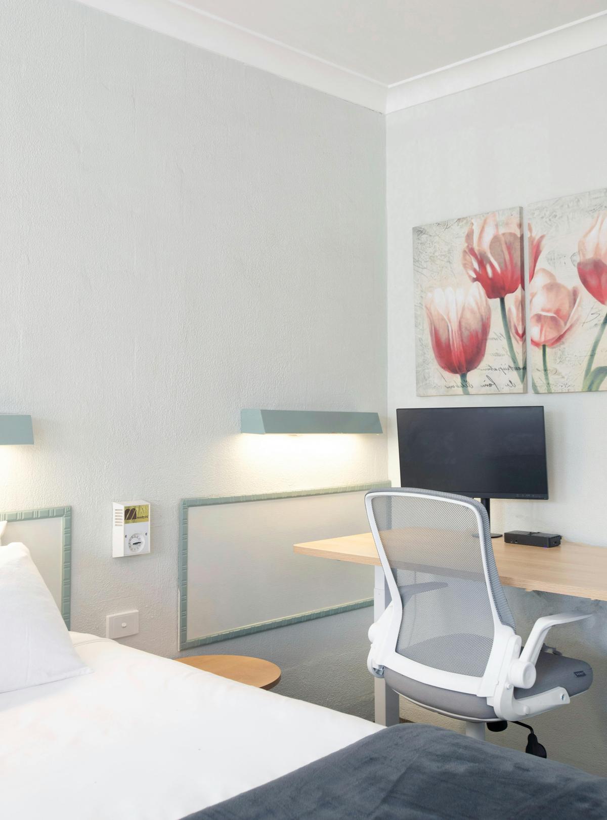 Business King Room