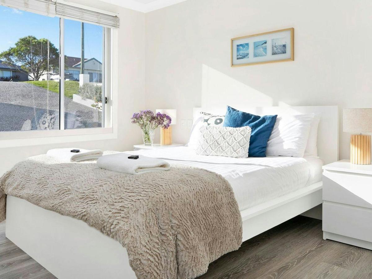 Beachview | Bedroom 1 | Queen bed | Linen provided