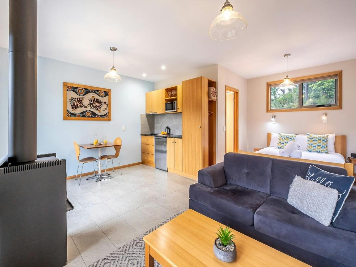 Freycinet Stone Studio 6