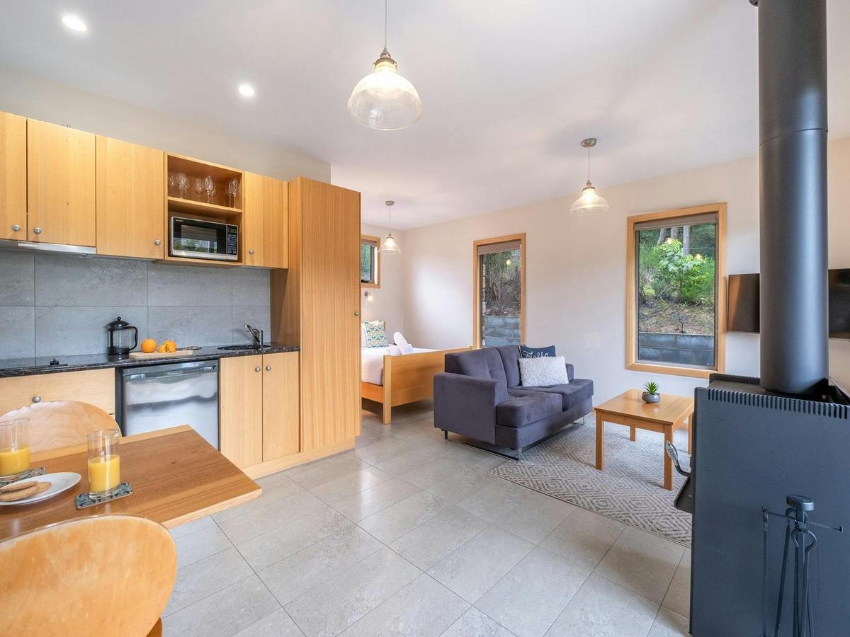 Freycinet Stone Studio 4