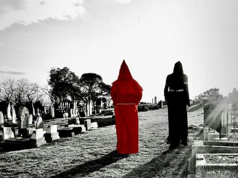Digging up the Past - Gruesome Graveside Yarns and dinner at Yazzbar