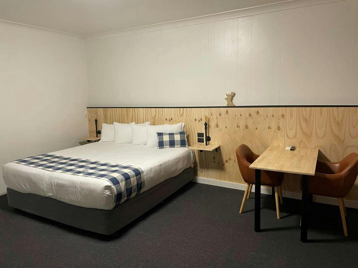 Deer Park Motor Inn