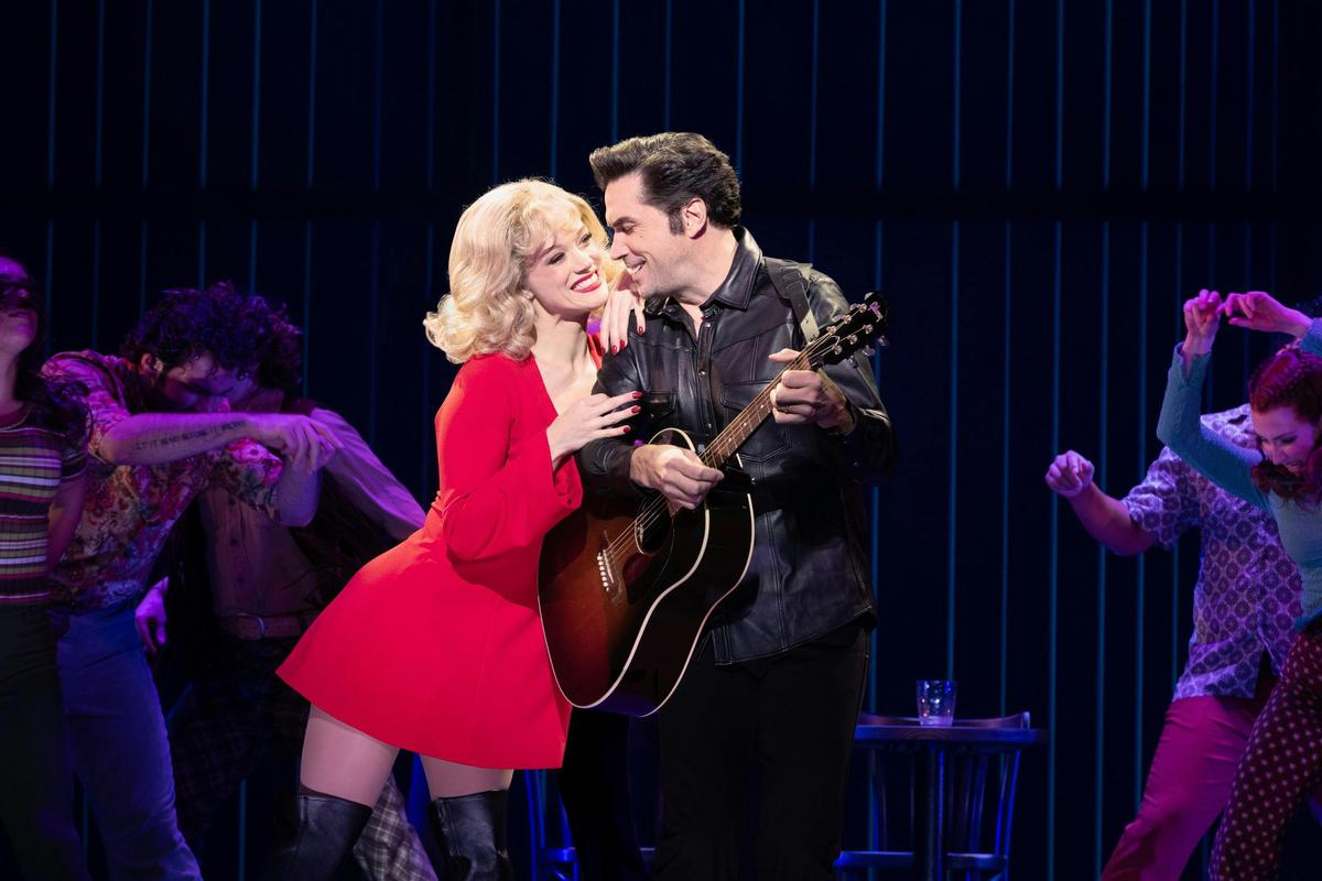 A Beautiful Noise: The Neil Diamond Musical