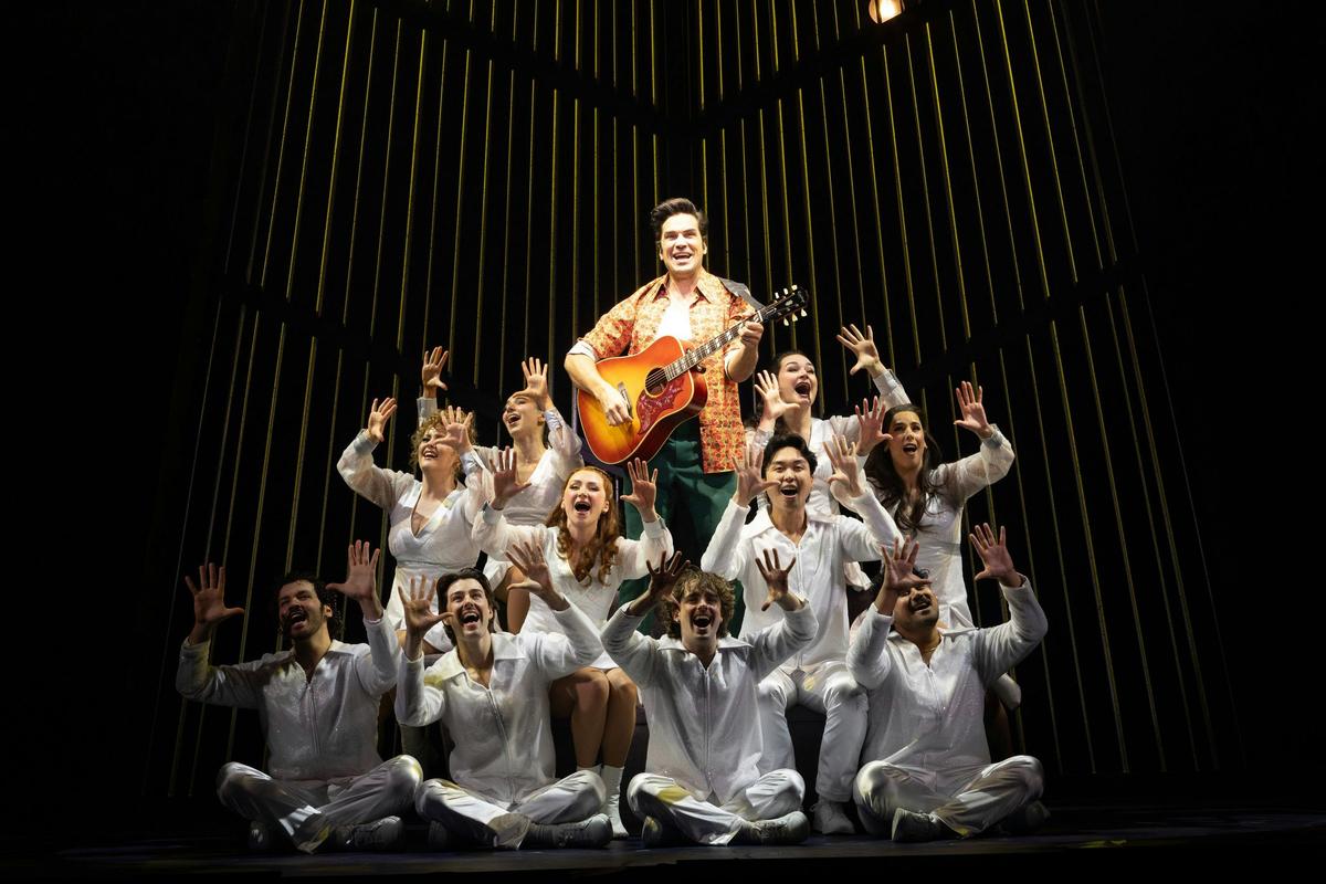 A Beautiful Noise: The Neil Diamond Musical