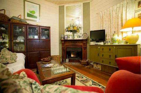 Hillgrove Cottage Bed & Breakfast