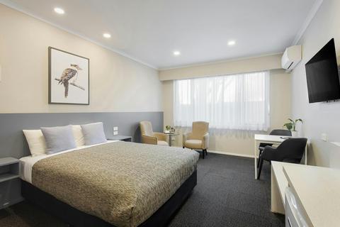 Queen Room with Kitchenette