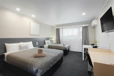 Economy Queen and Single Room