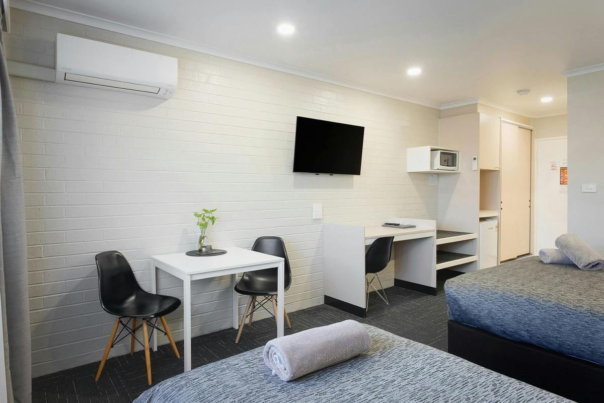 Economy Queen and Single Room