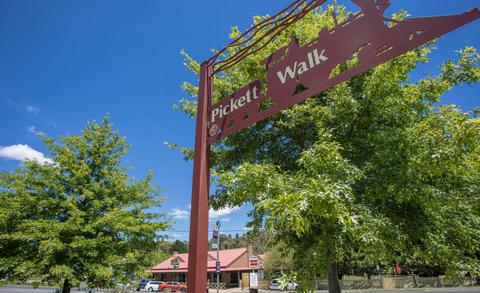 Pickett Walk
