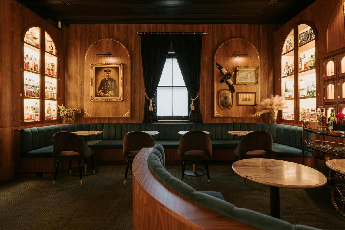 Hains & Co - Admiral's Quarters