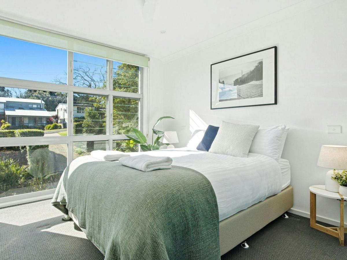 Gunggai | Bedroom 1 | Queen | Ceiling fan | Heating | Linen included | Travel cot (BYO linen) | Clot
