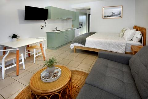 Murrays Beach Studio - Beach, Village, Cafes