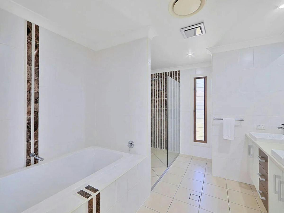 Bargara Holiday Rentals - Bargara - Nudibranch House