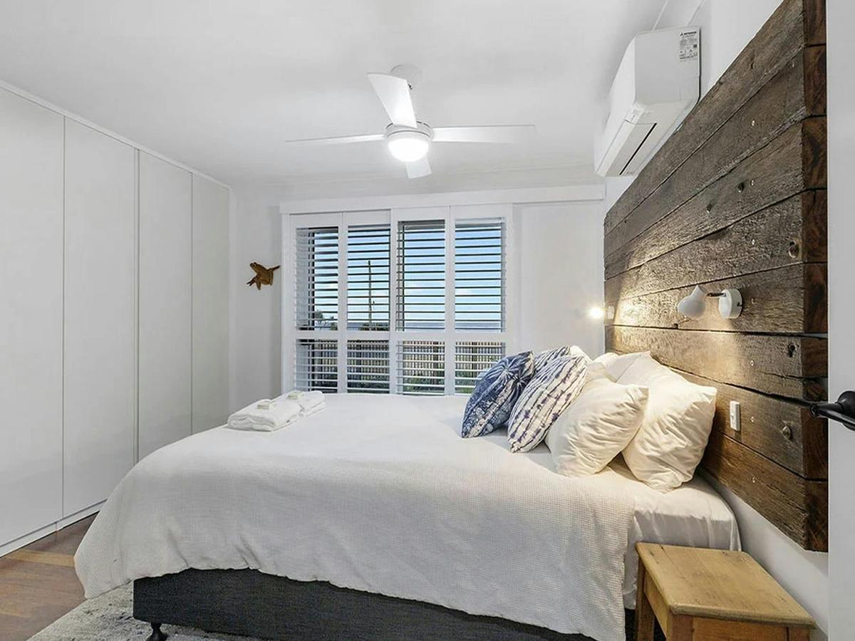 Bargara Holiday Rentals - Quirky Black Shack