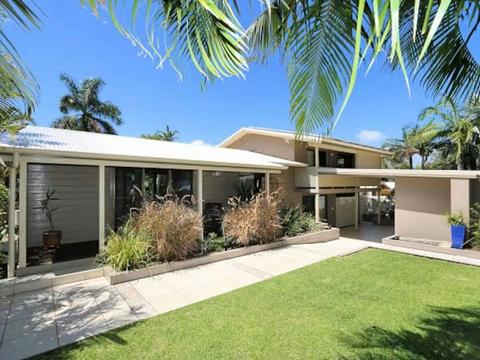 Bargara Holiday Rentals - Bargara - Archies Beach Abode
