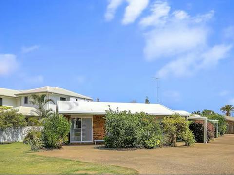 Bargara Holiday Rentals - Bargara - Beach Shack at Archie’s