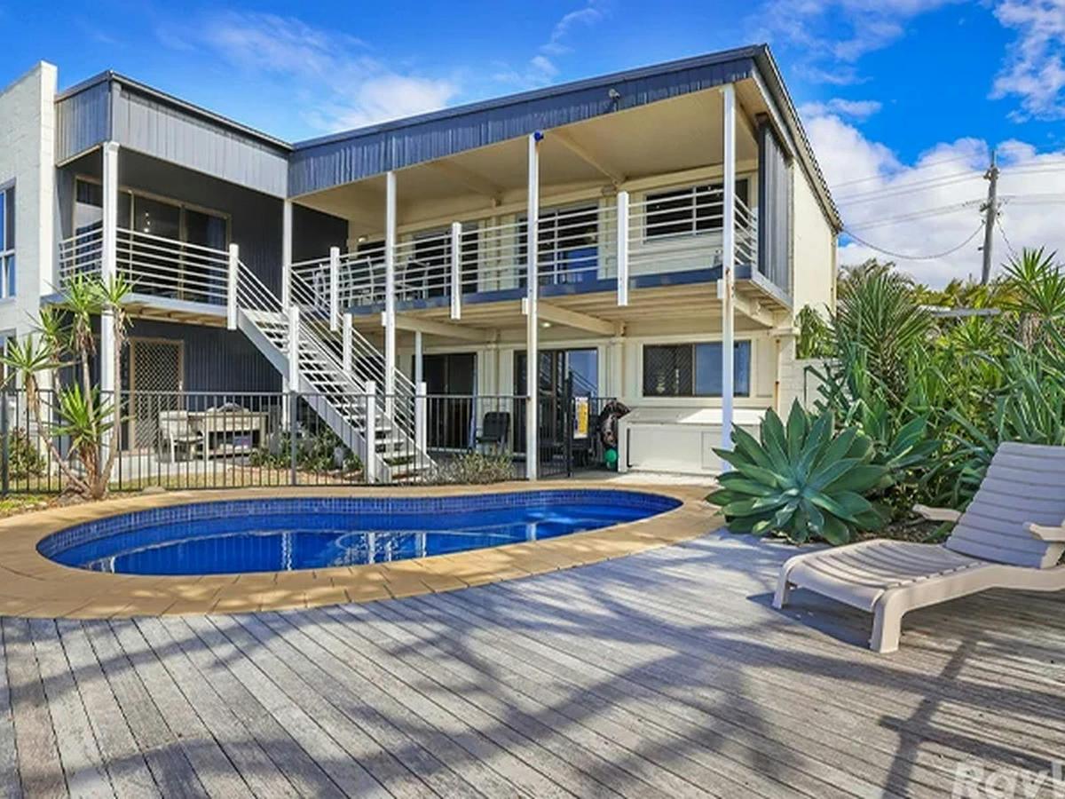Bargara Holiday Rentals - Bargara - Driftwood