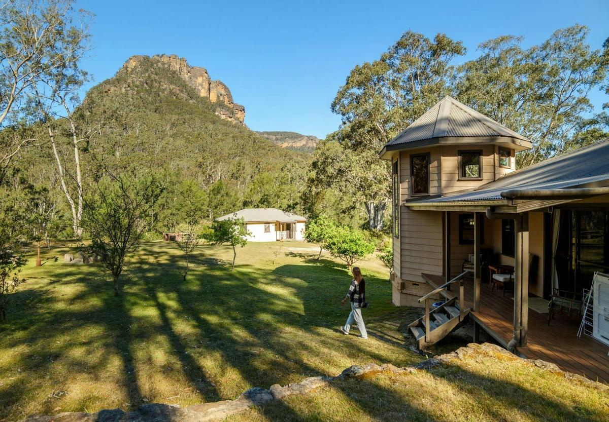 Newnes Hotel Cabins