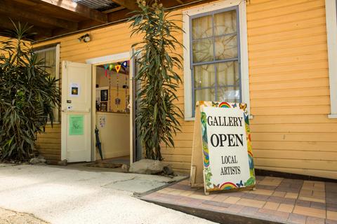 Exhibition - Earth’s Treasures with  Relics and Keepsakes