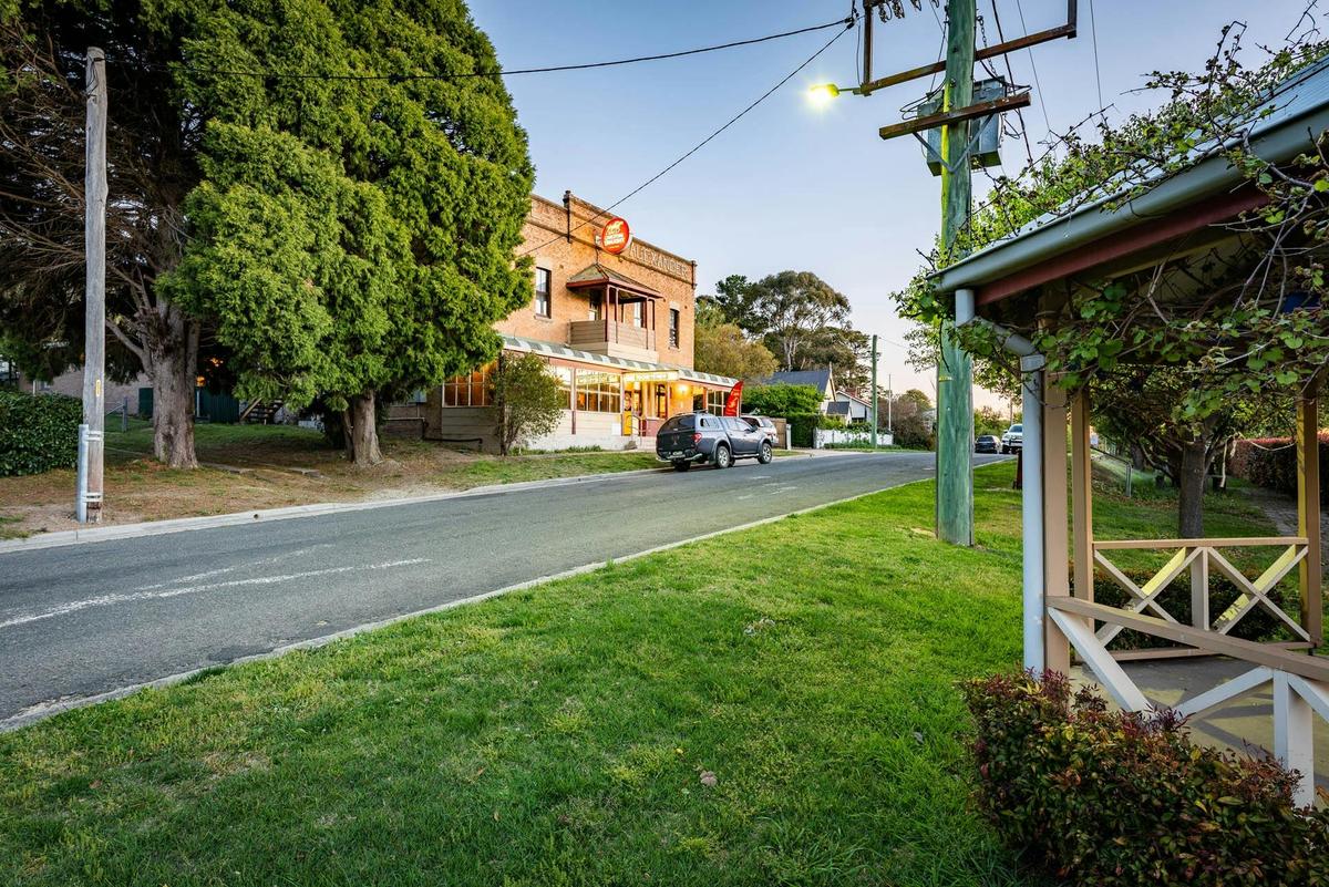 Alexander Hotel in Rydal NSW