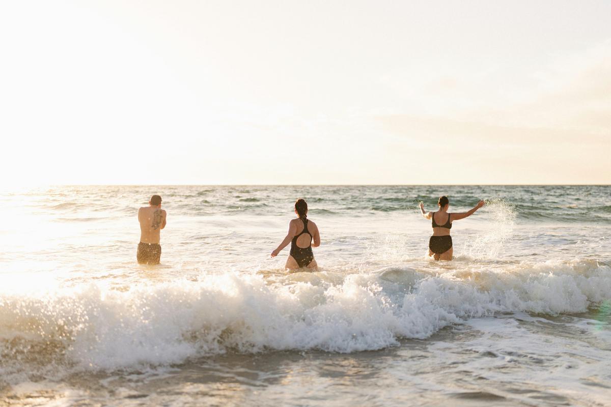 Cool off with an ocean dip between sauna sessions.