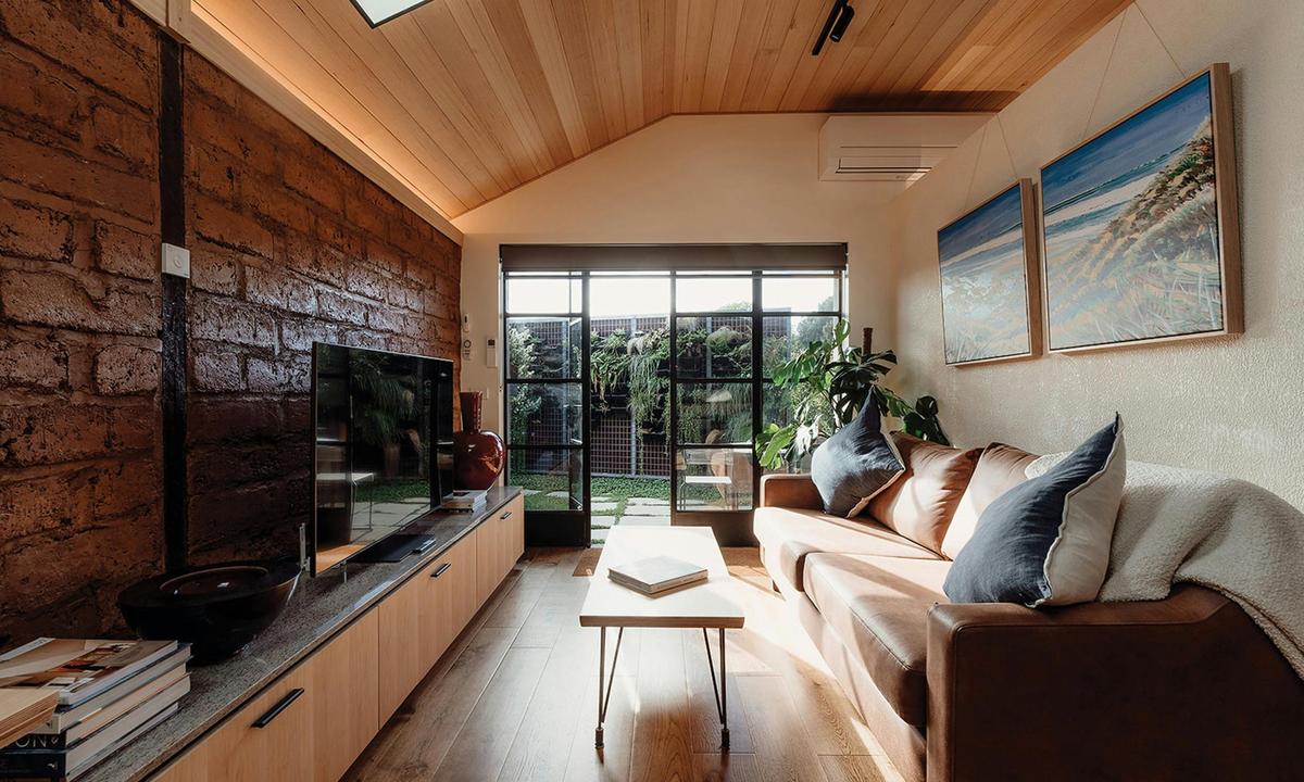 The Cottage - Lounge Room