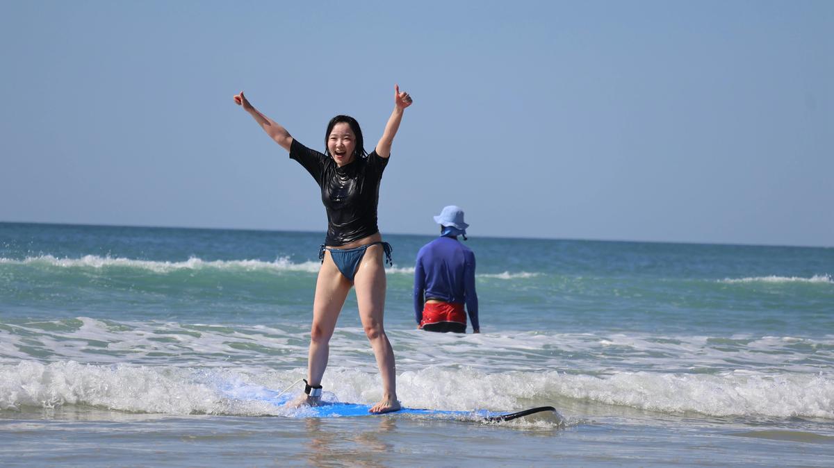 Surfing International Surf School