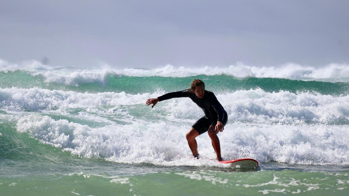 Surfing International Surf School
