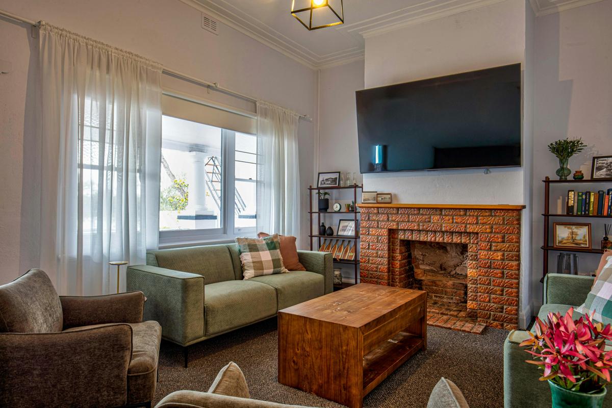 Early Mannum classic lounge