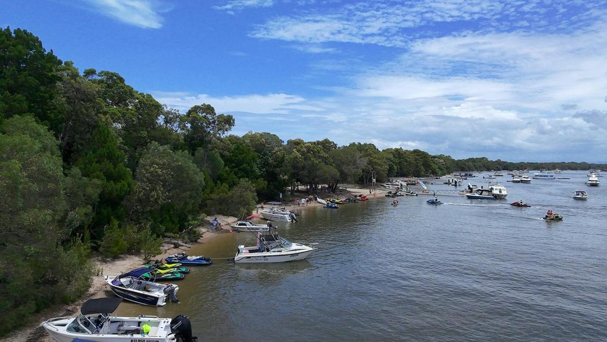 Tipplers Jumpinpin Self Drive Boat Hire Tour