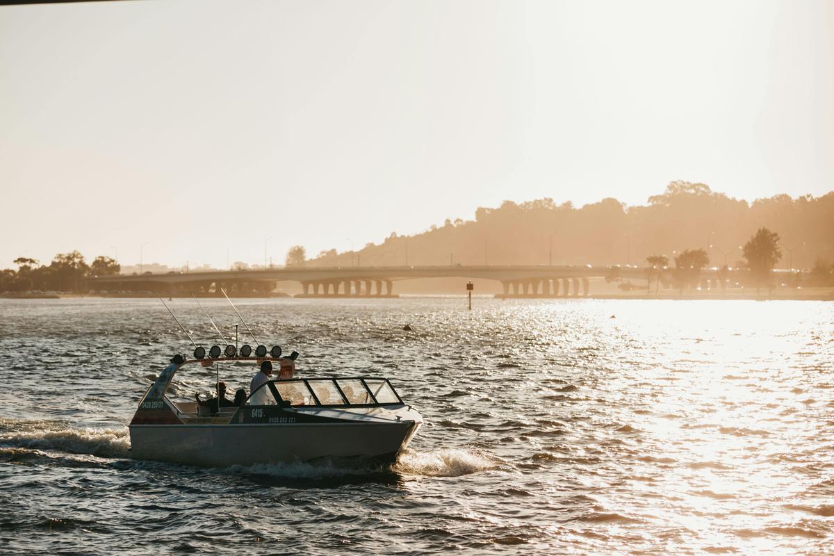 45 Minute Swan River tour