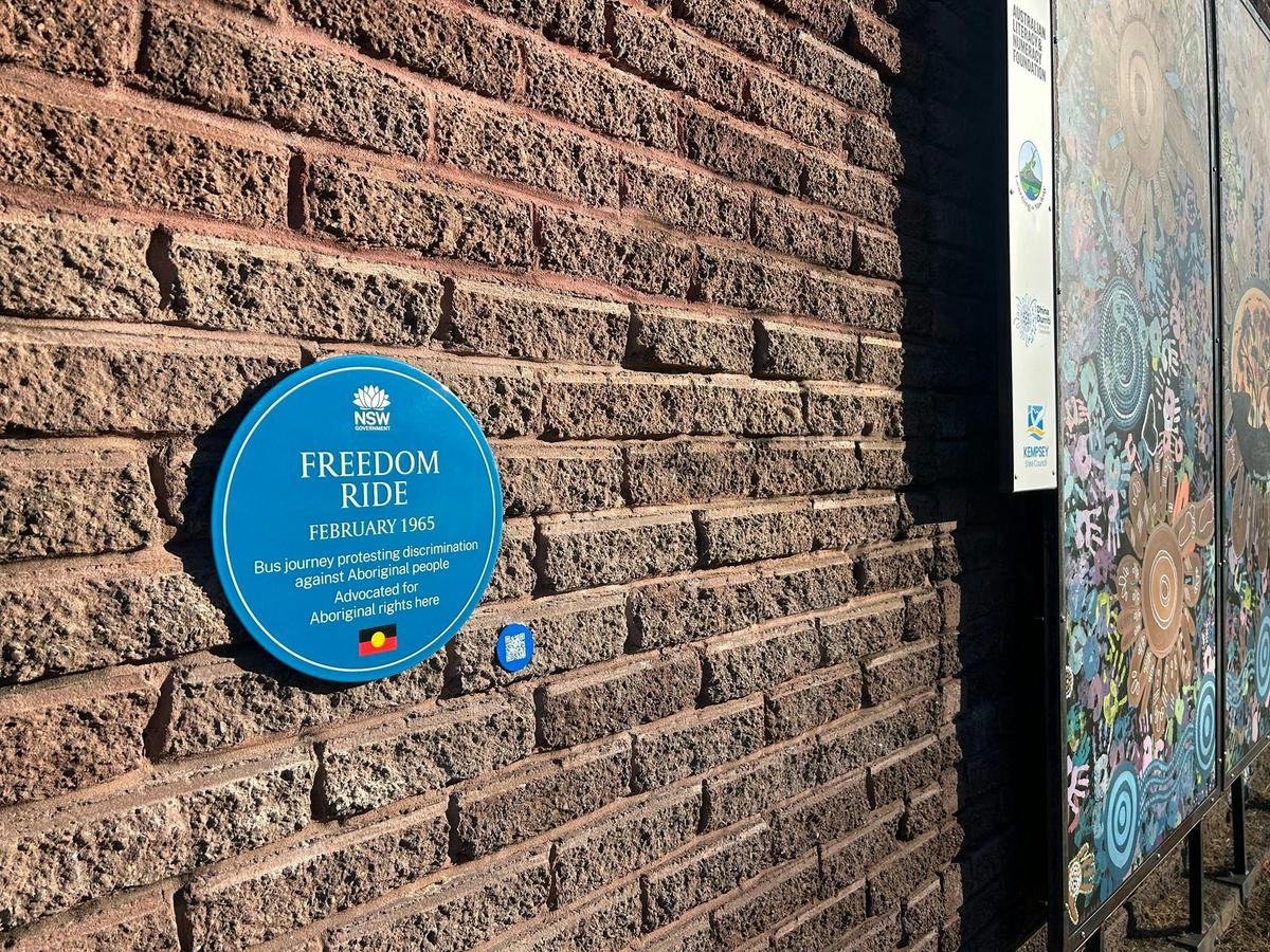 Kempsey McElhone Swimming Complex blue plaque