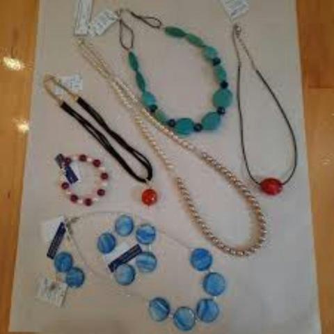 UV Resin Jewellery Workshop with Christine O’Leary