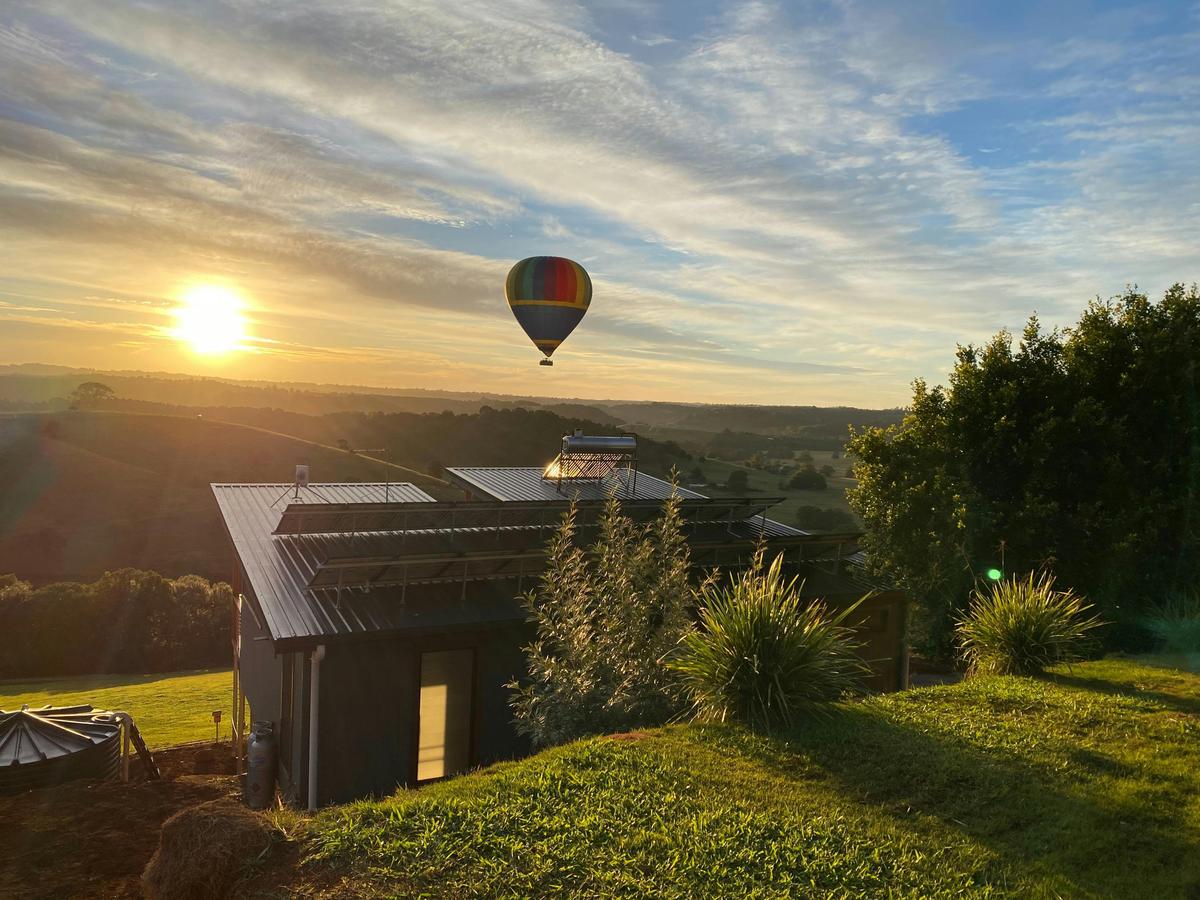 Sunrise views and hot air balloons over the Byron Hinterland