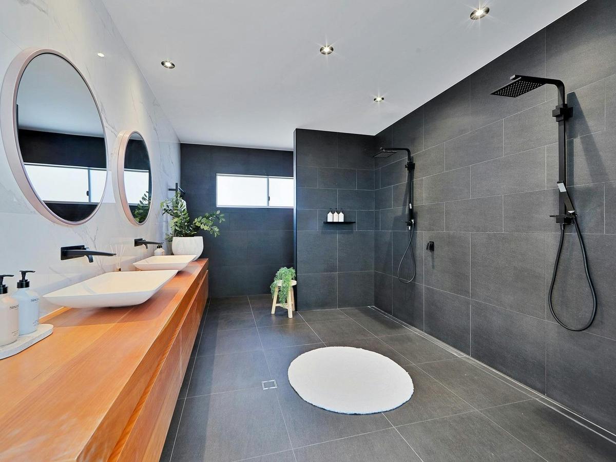 Bargara Holiday Rentals - Bargara - Riva