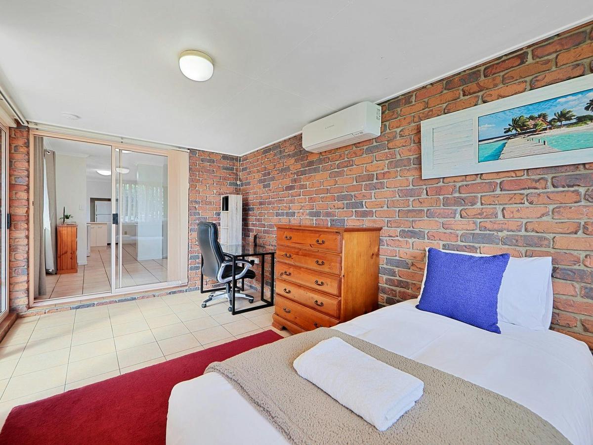 Bargara Holiday Rentals - Shoreline House