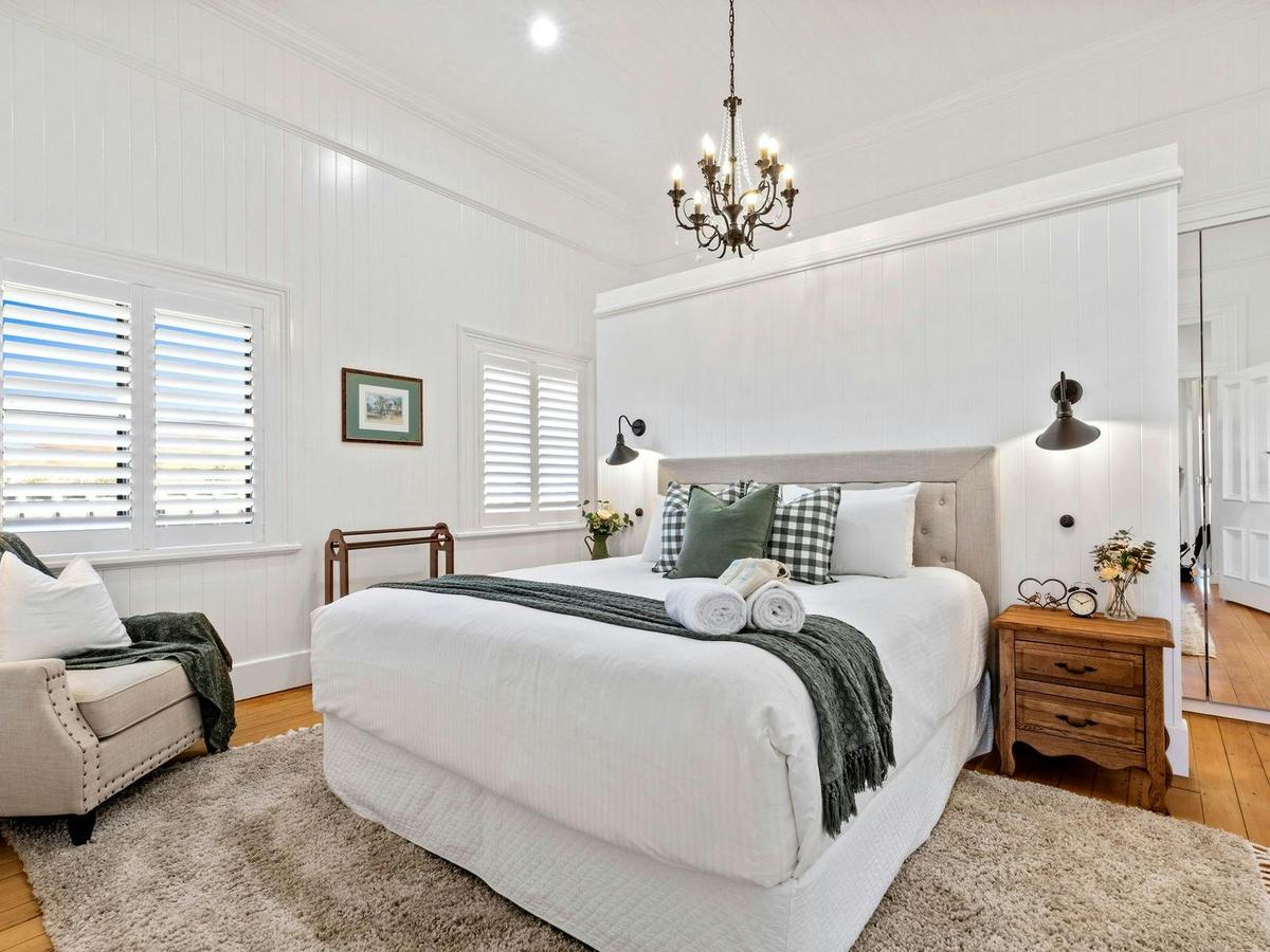 Bargara Holiday Rentals - The Manor