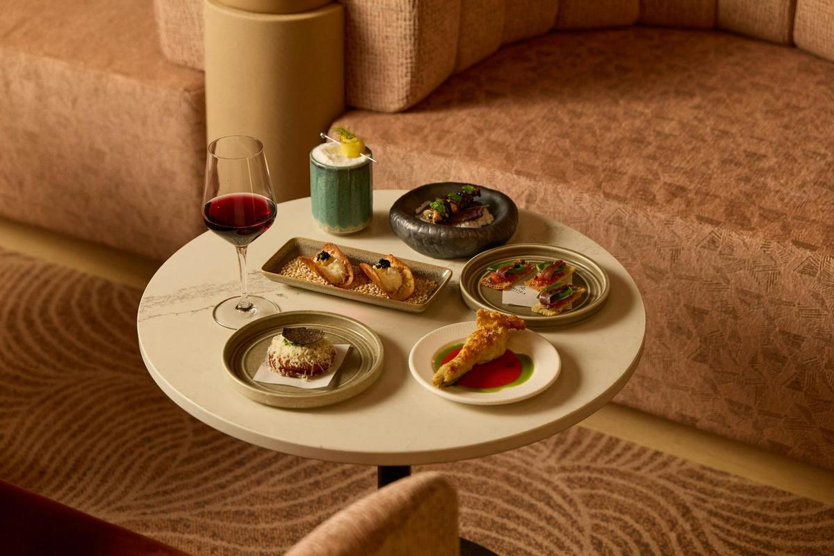 Sun Orchid Lounge