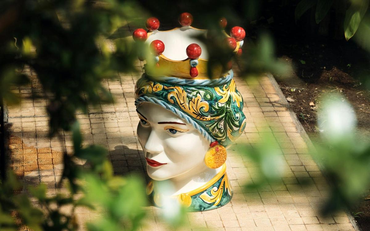 Sicilian testa di moro sculpture